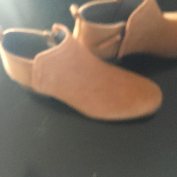 Ankle high shoes - Picture 1 of 1